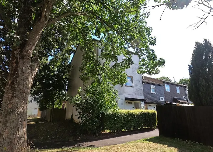 Hampton House In Northampton